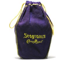 画像2: [古酒] クラウンローヤル （クラウンロイヤル） 特級表示 正規品 布袋付き 40度 760ml (2)