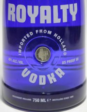 画像2: [古酒] ロイヤリティ ウォッカ 並行品 40度 750ml (2)