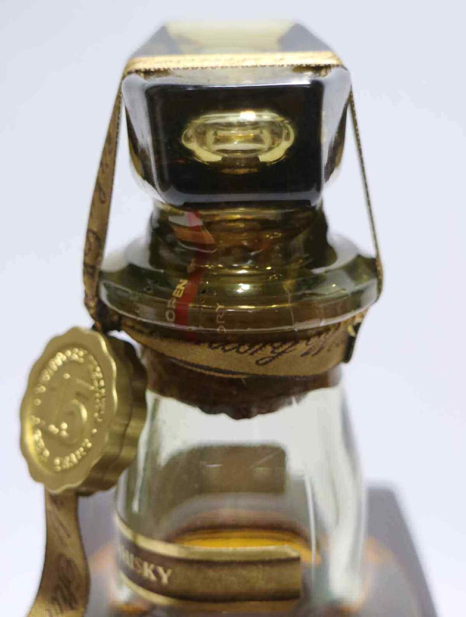 画像4: [古酒] サントリーウイスキー ローヤル 15年 ゴールドラベル クリアボトル 43度 750ml (4)