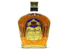 画像2: [古酒] クラウンローヤル （クラウンロイヤル） 正規品 布袋・箱付き 40度 750ml (2)