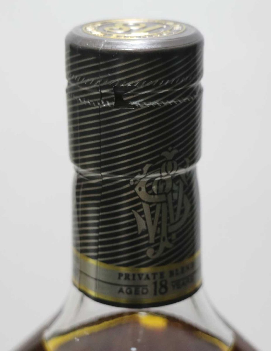 画像4: [古酒] ジョニーウォーカー プラチナ 18年 正規品 40度 700ml (4)